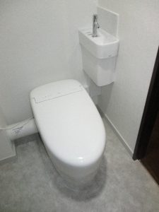 タンクレスで見た目すっきり節水タイプのトイレリフォーム！柏市