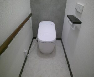 【②トイレ】船橋市◆安全性・デザイン性を考慮しながら浴室・トイレをリフォームしました