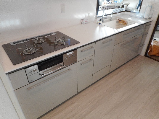 食洗機と電動収納棚ですっきり使いやすいキッチンへ！船橋市
