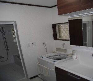 【③洗面】浴室・トイレ・洗面台まとめてリフォームして配管もきれいにしました。